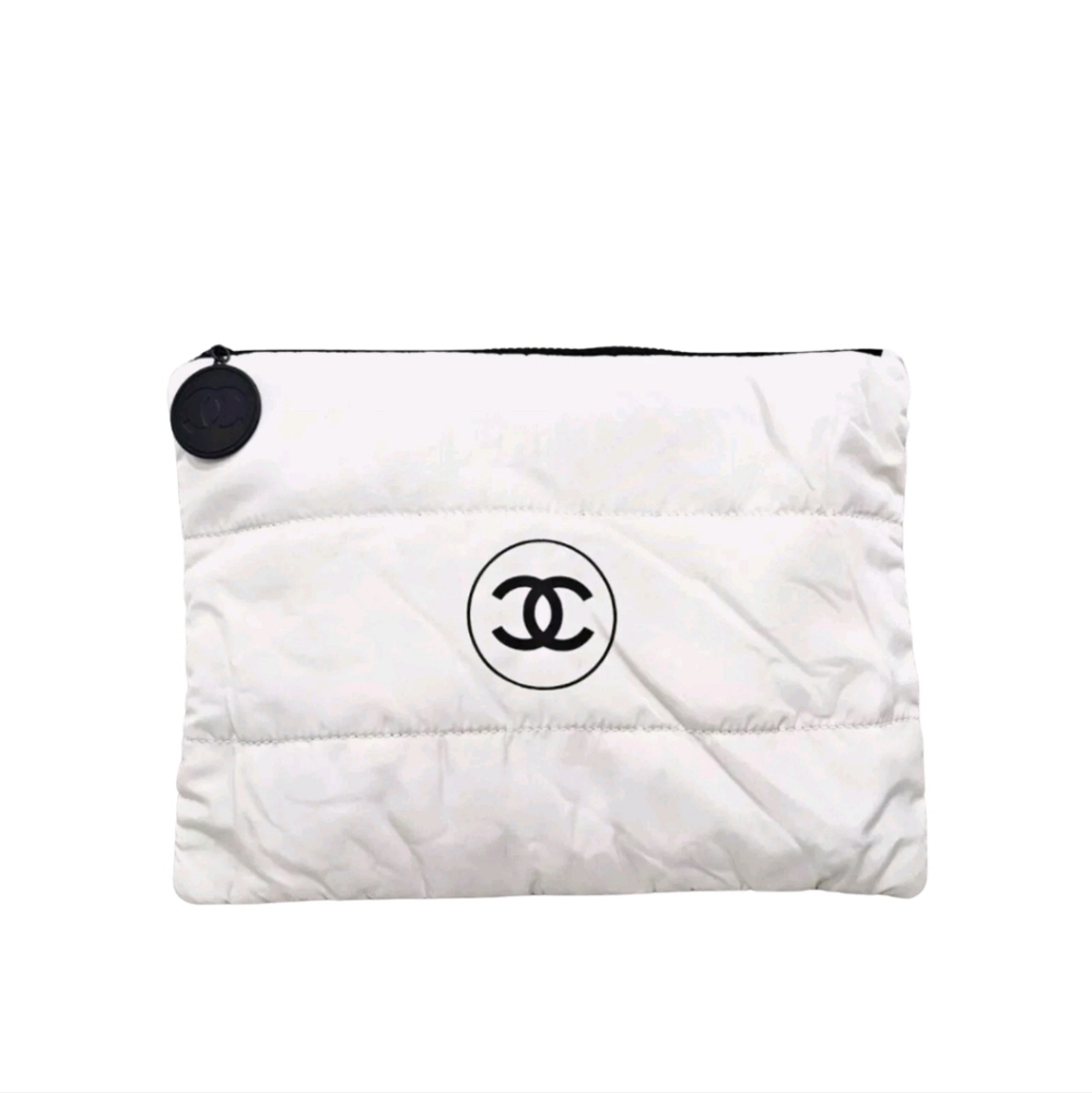 CHANEL White Puffer Makeup Travel Bag Clearance Sale - Picture 4 of 4